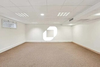 9 Bis Rue Delerue, Montrouge for lease Interior Photo- Image 1 of 2