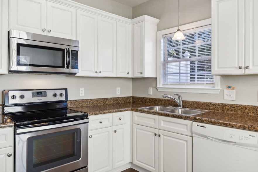 710 Joshua St, Columbia, TN for sale - Building Photo - Image 1 of 6