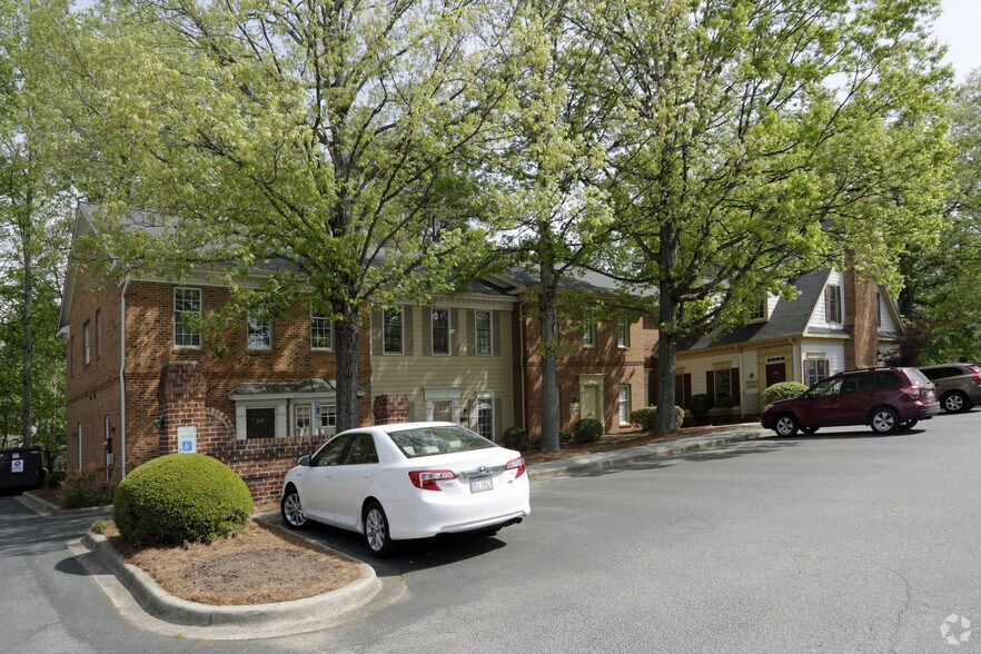 200208 W Millbrook Rd, Raleigh, NC 27609