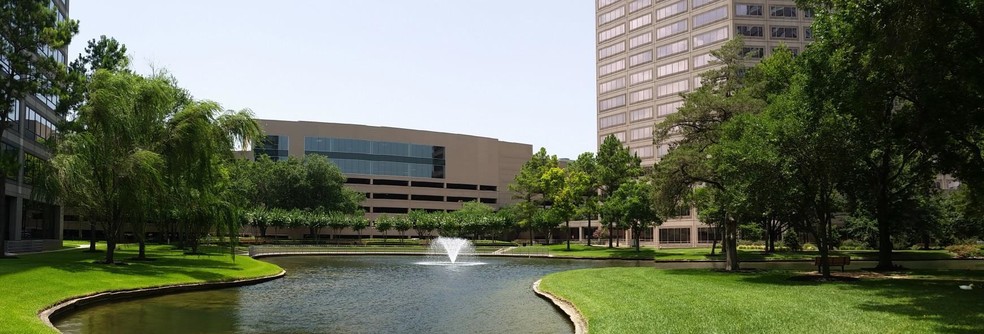 570 Westlake Park Blvd, Houston, TX for sale - Primary Photo - Image 1 of 1