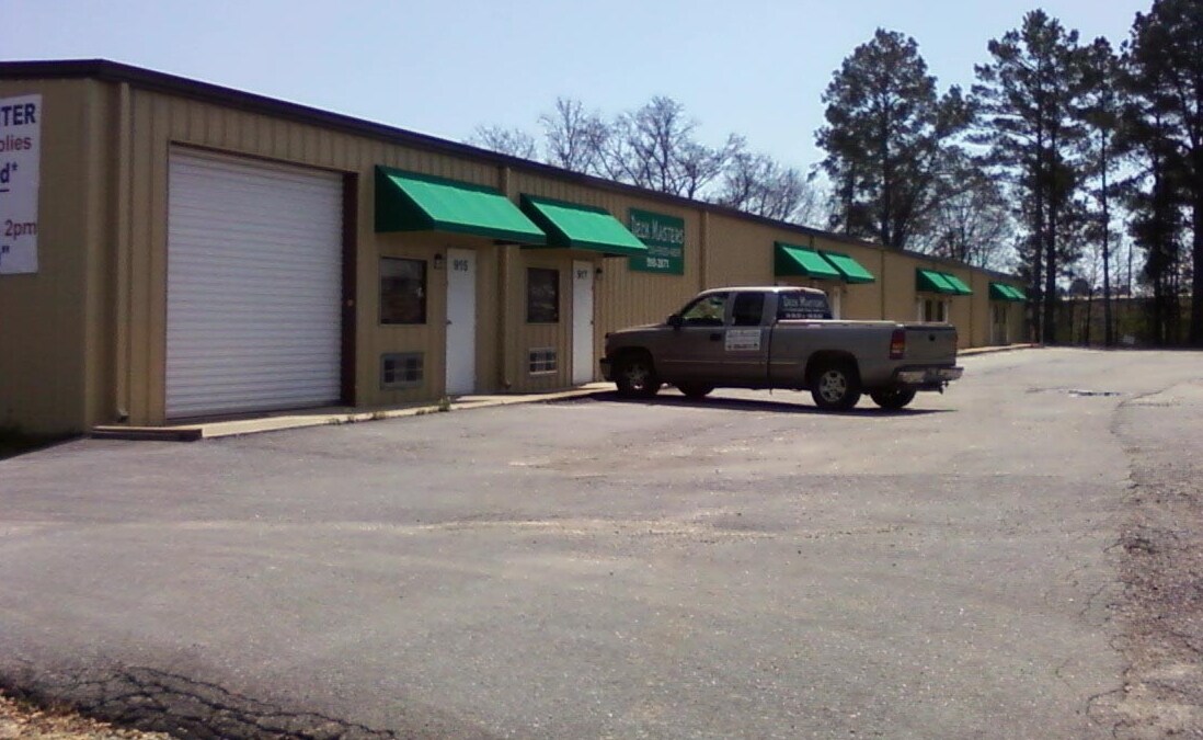 915-929 Highway 14, Elmore, AL for sale Primary Photo- Image 1 of 1