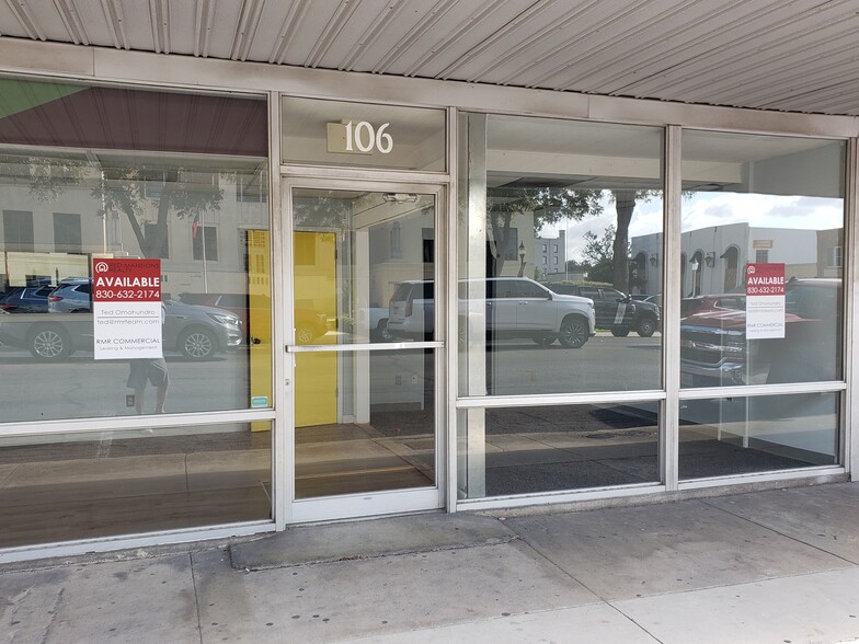 106 E Court St, Seguin, TX for lease - Building Photo - Image 3 of 23