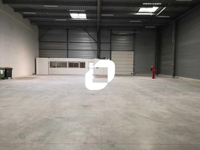 Flex in Blanquefort for lease - Interior Photo - Image 3 of 7