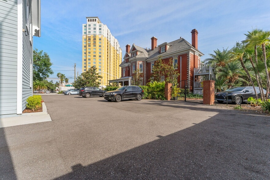 337 S Plant Ave, Tampa, FL for lease - Building Photo - Image 3 of 30