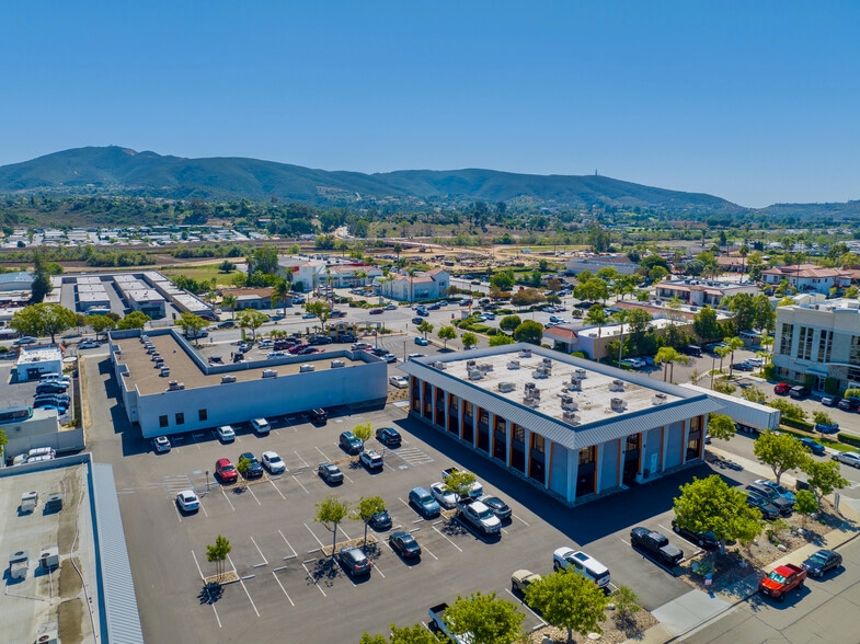 910 W San Marcos Blvd, San Marcos, CA for lease - Aerial - Image 2 of 35