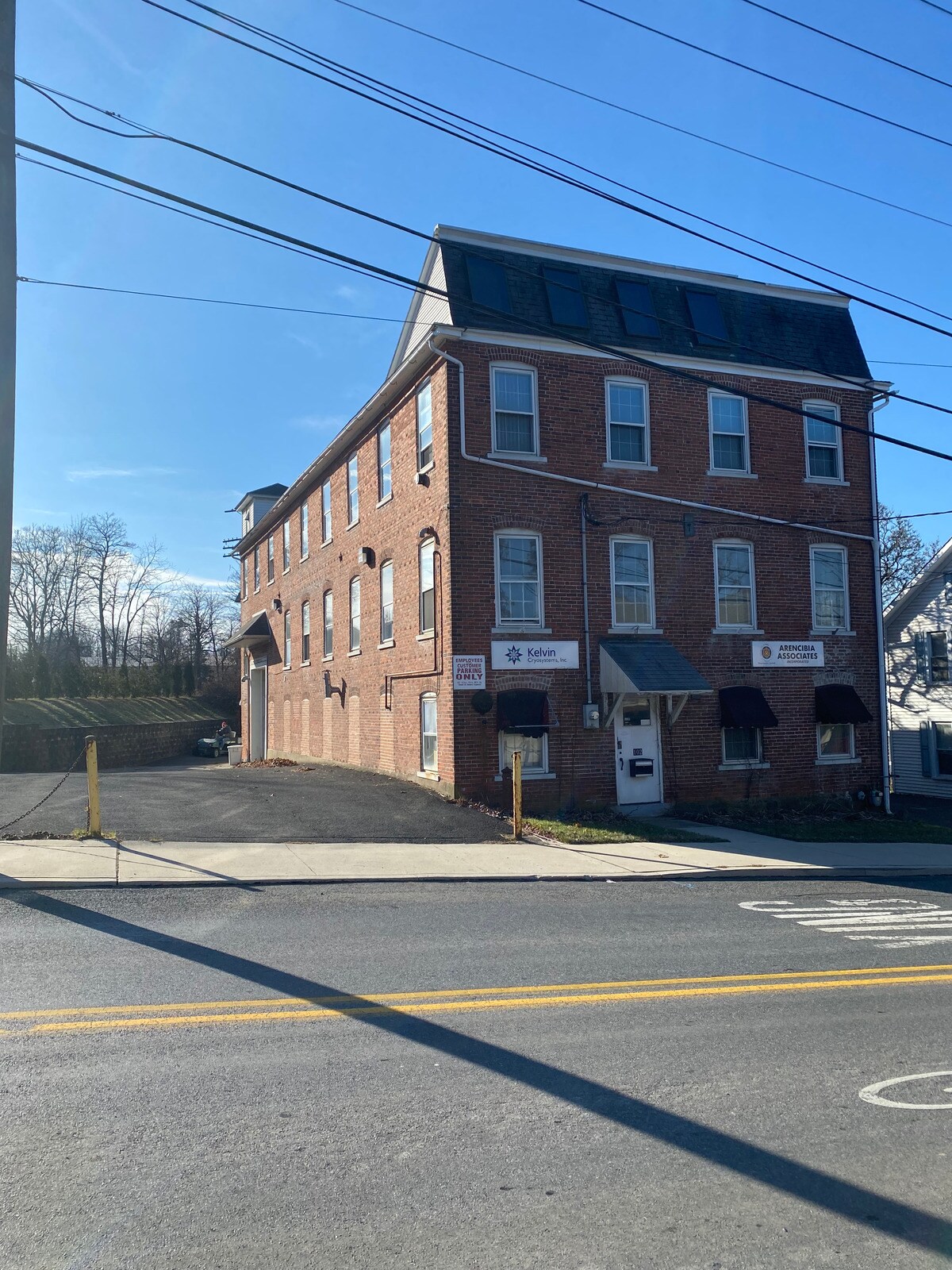 102 E Station Ave, Coopersburg, PA for lease Primary Photo- Image 1 of 20