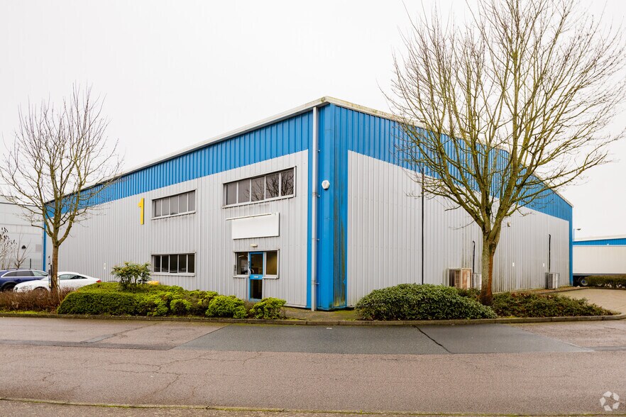 Hearle Way, Hatfield for sale - Primary Photo - Image 1 of 2