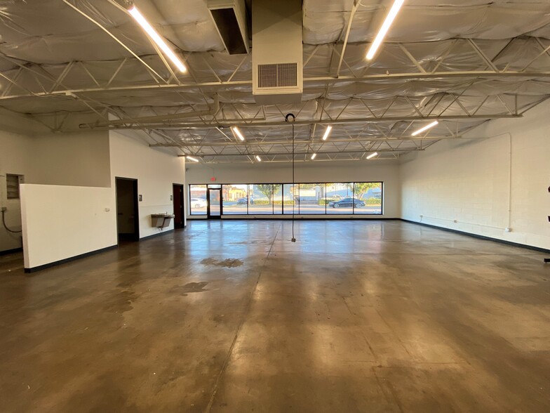 3935 Main St, Dallas, TX for lease - Interior Photo - Image 2 of 4