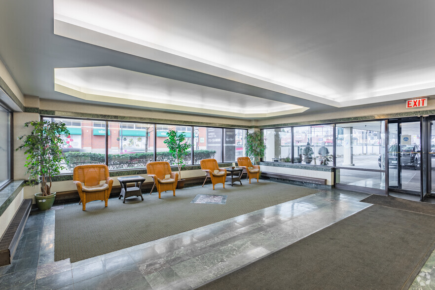 4801 W Peterson Ave, Chicago, IL for lease - Lobby - Image 3 of 10