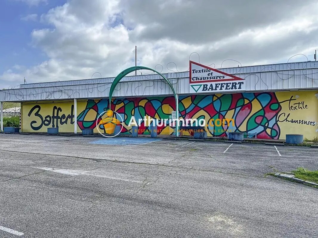 Retail in Bourgoin-Jallieu for sale Building Photo- Image 1 of 13