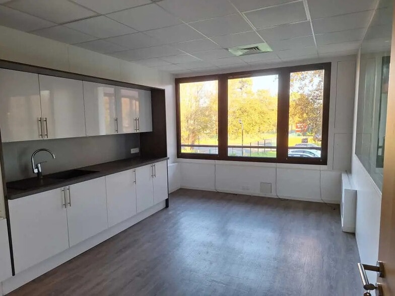 Avenue Ariane, Mérignac for lease - Building Photo - Image 2 of 9