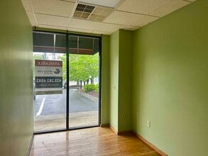 4729-1-4 N Roan St, Johnson City, TN for lease Building Photo- Image 2 of 8