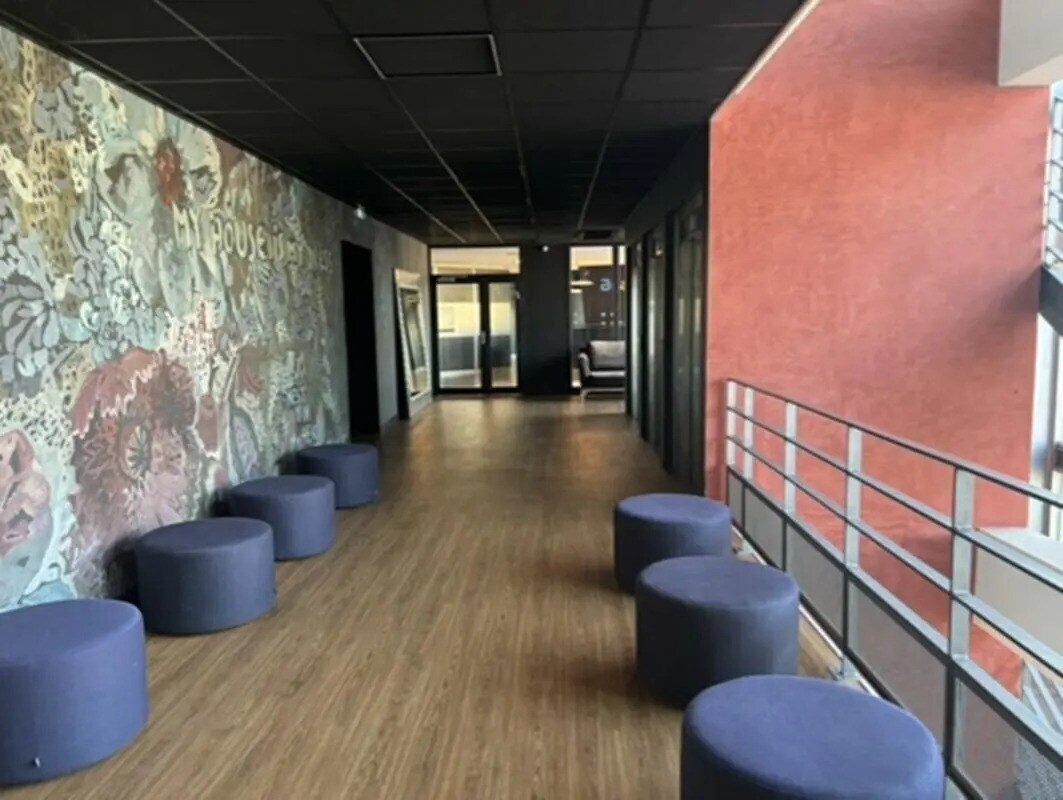 5 Avenue De Poumeyrol, Caluire-et-Cuire, RHO 69300 - - - Interior Photo - Image 1 of 11