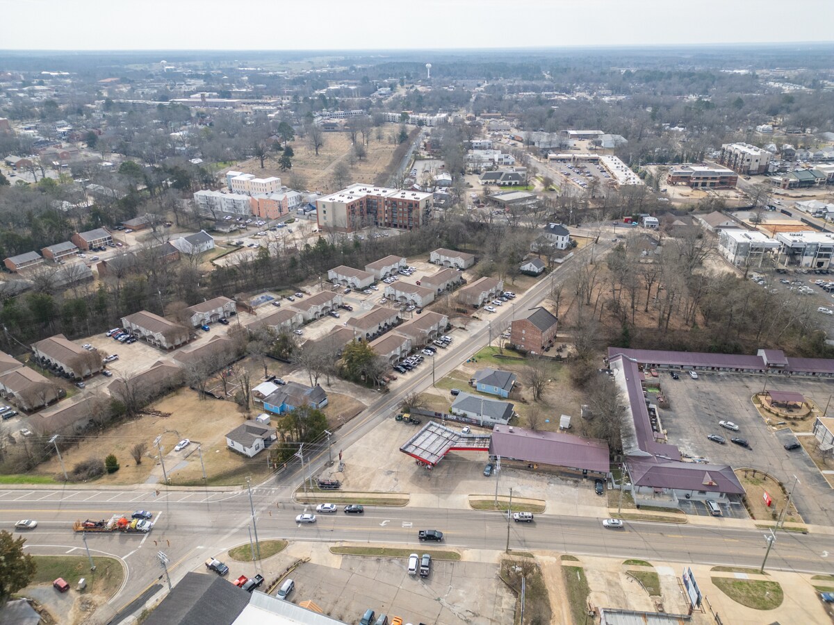 128 Old West Point Rd, Starkville, MS 39759 Retail for Sale