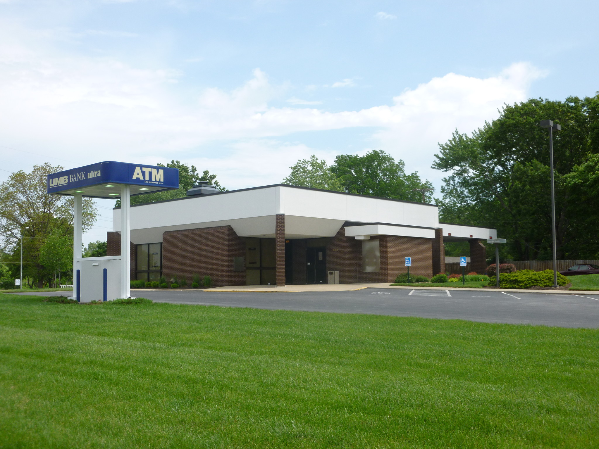 10321 Blue Ridge Blvd, Kansas City, MO for lease Building Photo- Image 1 of 10