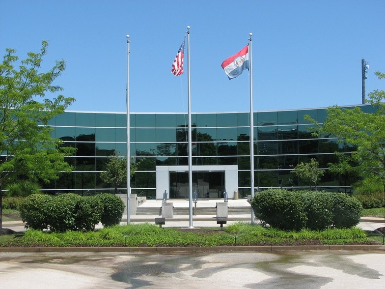 17 Research Park Dr, Weldon Spring, MO for lease - Building Photo - Image 1 of 7