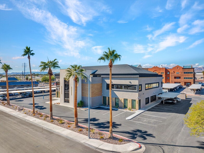 5420 W Sahara Ave, Las Vegas, NV for lease - Building Photo - Image 1 of 15