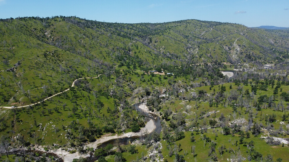 39249 Road 800, Raymond, CA for sale - Primary Photo - Image 1 of 12