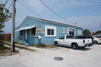 1110 2nd Ave S, Lake Worth, FL for lease Building Photo- Image 2 of 44