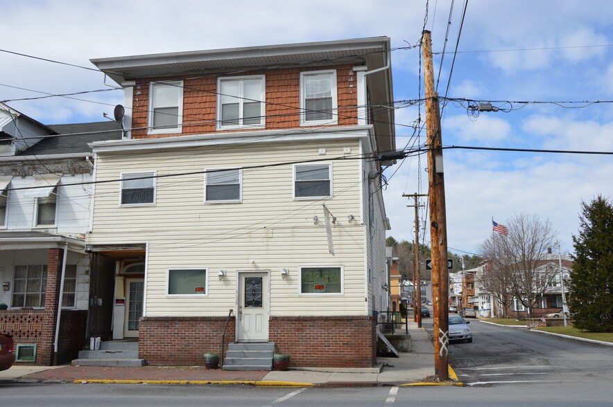 60 Valley St, New Philadelphia, PA for sale - Primary Photo - Image 1 of 8