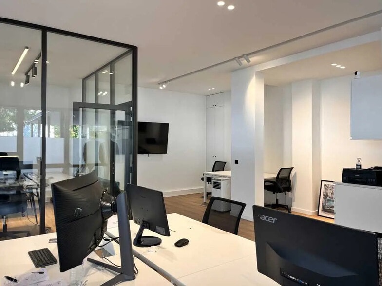 35-37 Rue Collange, Levallois-Perret for sale - Interior Photo - Image 3 of 4