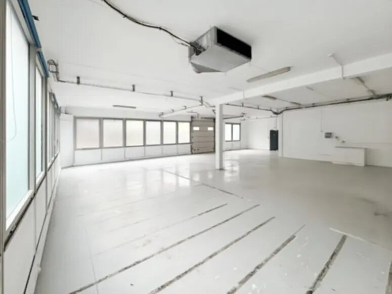 27 Boulevard Louise Michel, Gennevilliers for lease - Interior Photo - Image 2 of 3
