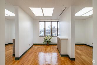 4211 N Cicero Ave, Chicago, IL for lease Interior Photo- Image 2 of 4