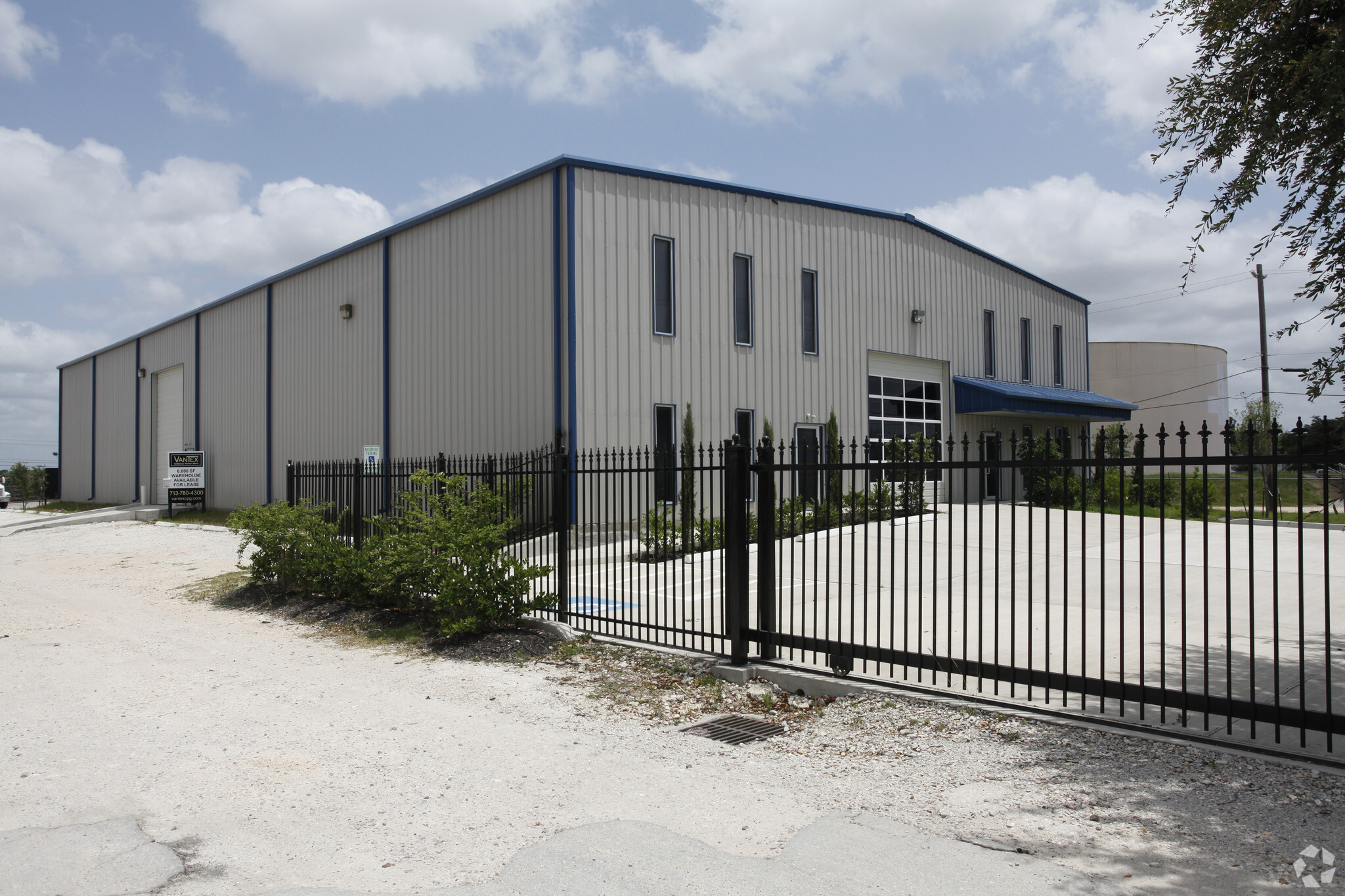 8325 W Monroe Rd, Houston, TX for sale Building Photo- Image 1 of 1