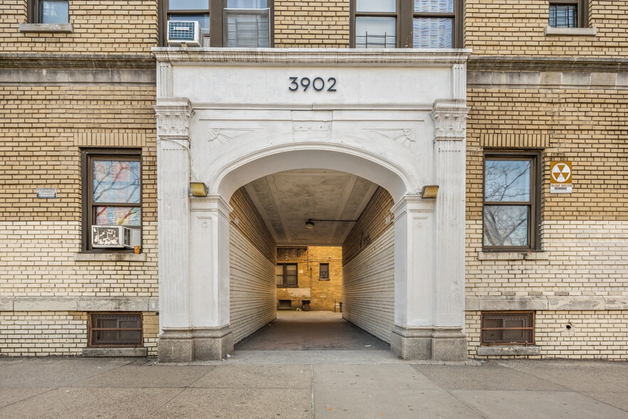 39-02 111th St, Corona, NY for sale - Building Photo - Image 1 of 1