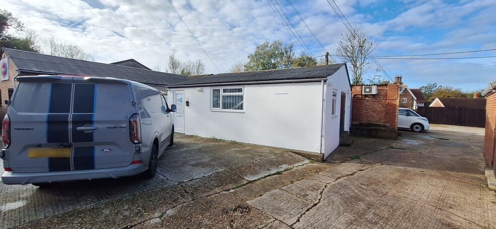 Bognor Rd, Warnham for lease - Building Photo - Image 2 of 7