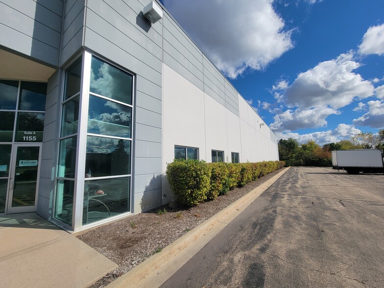 1155 Bowes Rd, Elgin, IL for lease - Building Photo - Image 2 of 8