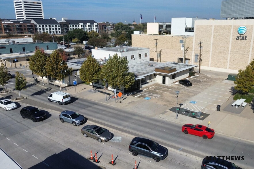 205 E Main St, Richardson, TX for lease - Building Photo - Image 1 of 3