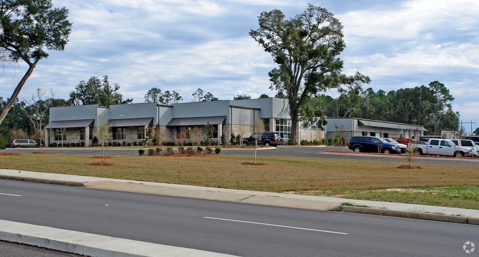 6020 Enterprise Dr, Pensacola, FL for lease - Primary Photo - Image 1 of 11