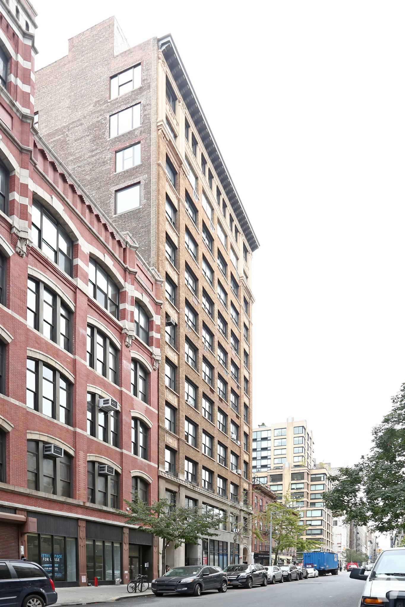 209 W 19th St, New York, NY for lease Building Photo- Image 1 of 5