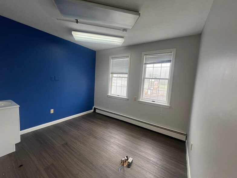 87-89 Main St, Rutland, MA for lease - Building Photo - Image 3 of 5