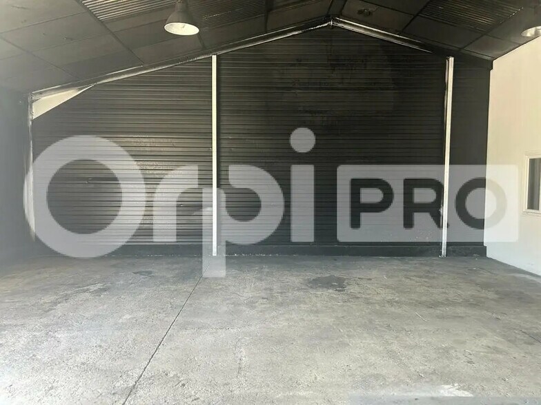 Flex in Compiègne for lease - Building Photo - Image 3 of 4