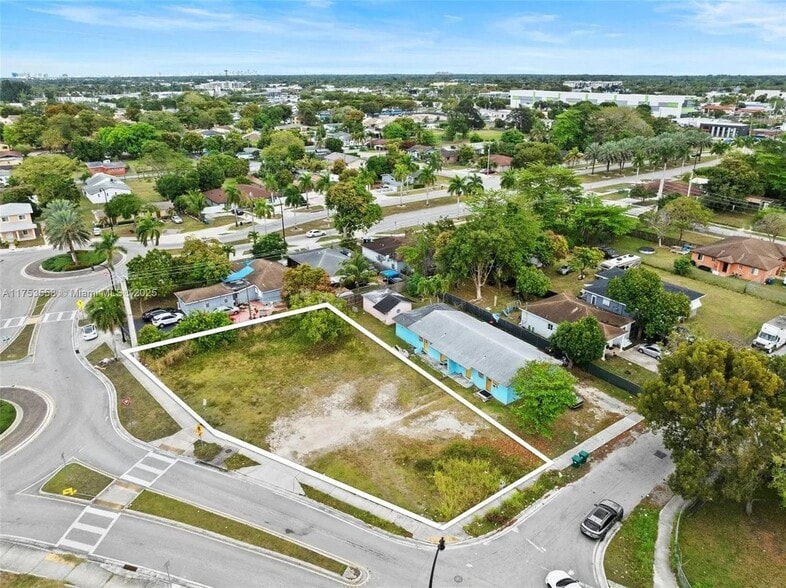 17611 SW 102nd Ave, Miami, FL for sale - Building Photo - Image 1 of 20