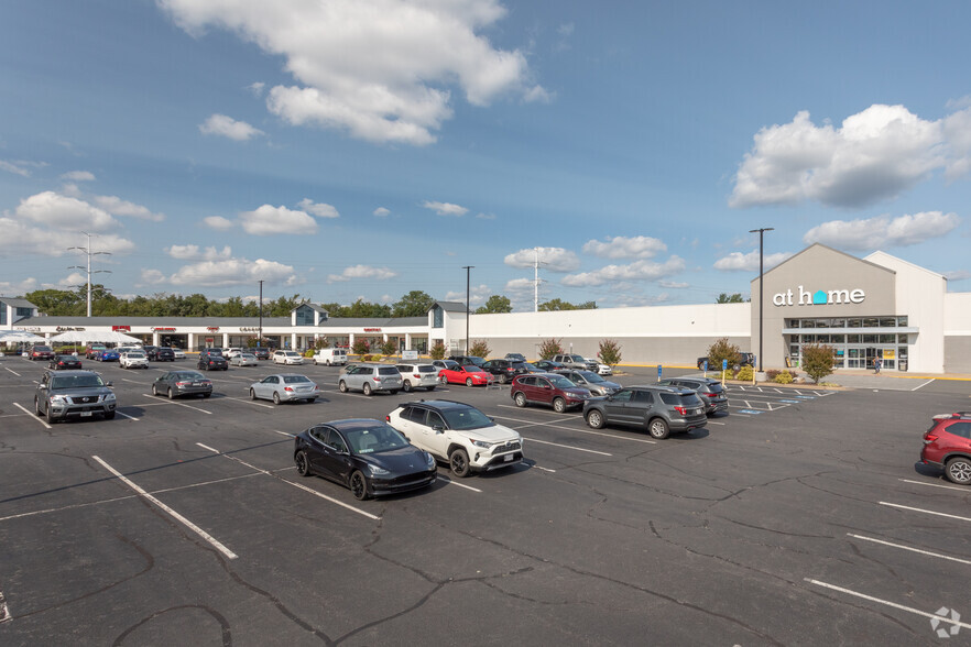 13920 Metrotech Dr, Chantilly, VA for lease - Building Photo - Image 1 of 5