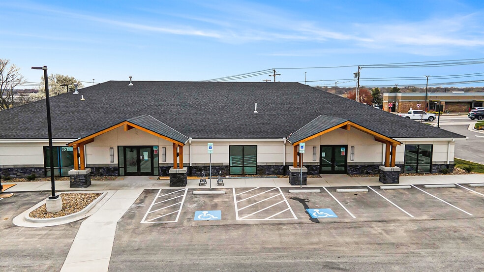9361-9369 W 75th St, Overland Park, KS for lease - Building Photo - Image 2 of 23