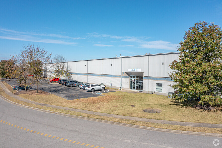 740-760 Hickory Industrial Dr, Old Hickory, TN for lease - Primary Photo - Image 1 of 4