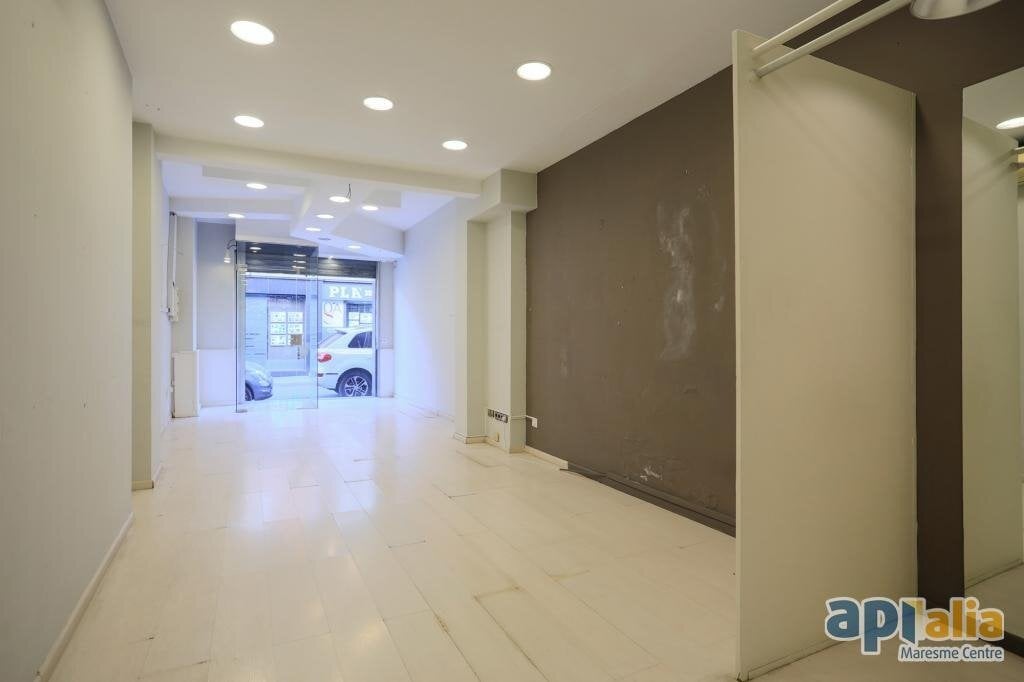 Premià de Mar, BAR 08330 -  -  - Interior Photo - Image 1 of 9