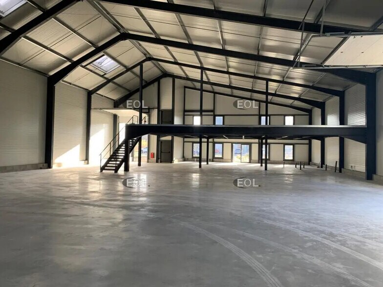 Flex in Bollène for sale - Building Photo - Image 2 of 9