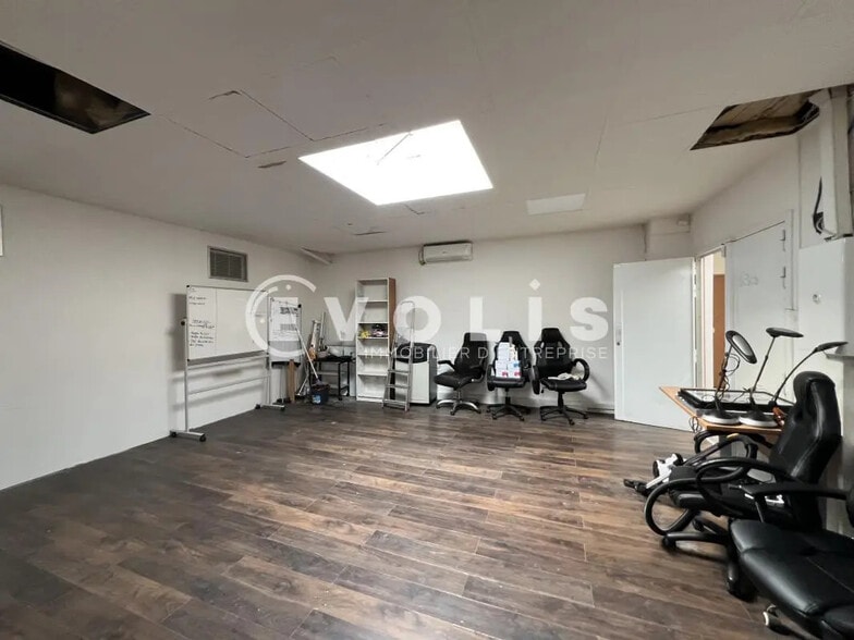 Office in Neuilly-sur-Marne for lease - Interior Photo - Image 3 of 13