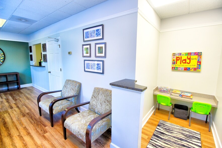 748-758 Holcomb Bridge Rd, Norcross, GA for sale - Building Photo - Image 3 of 21