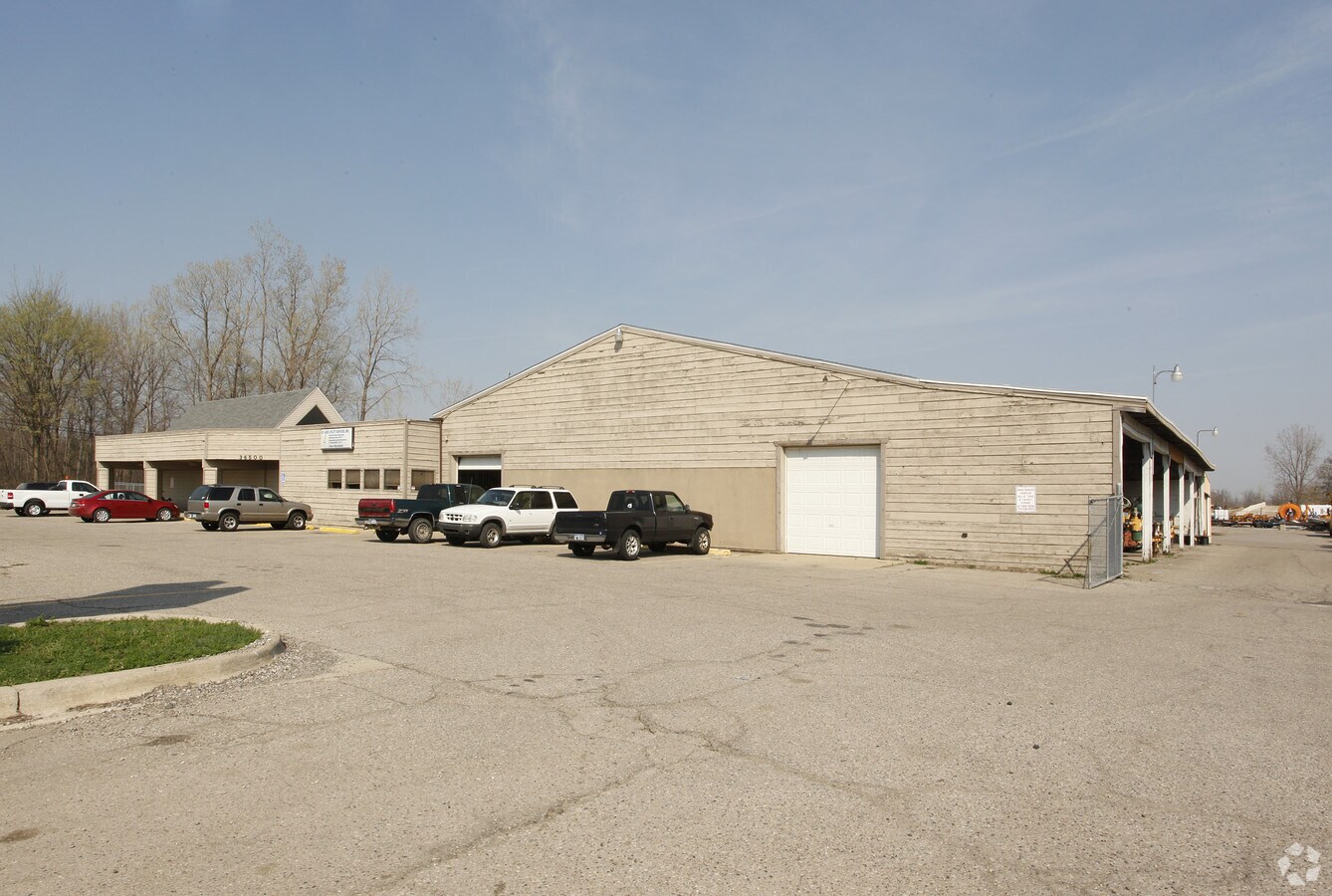 36500 Sibley Rd, New Boston, MI 48164