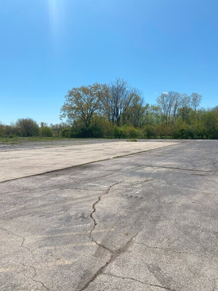 3200 Block of S Meeker, Muncie, IN for sale - Primary Photo - Image 1 of 11