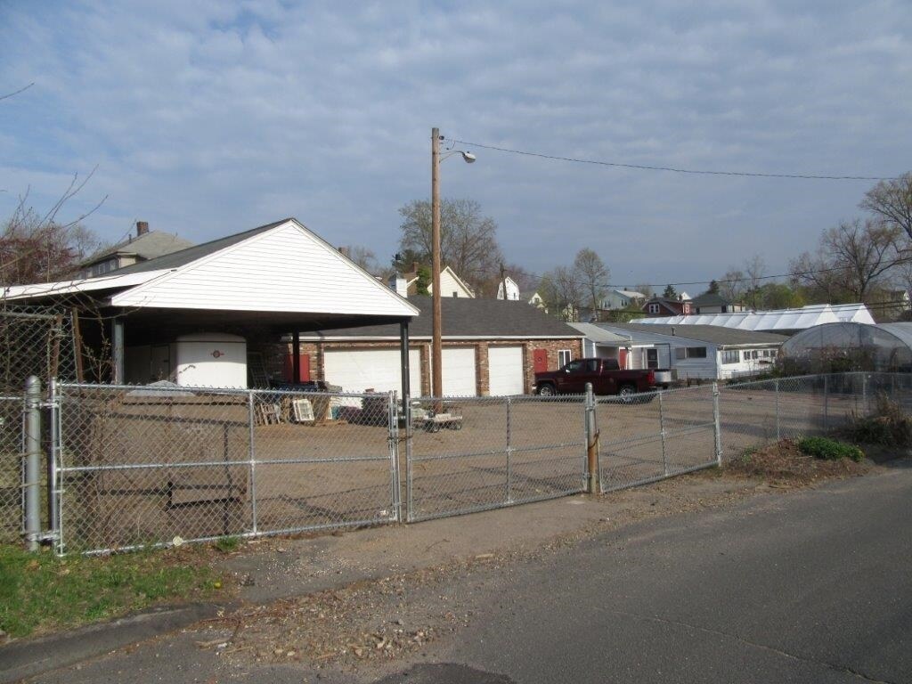 35 Ringgold St, West Hartford, CT 06119