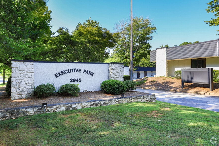 2945 Stone Hogan Connector Rd, Atlanta, GA for lease - Building Photo - Image 3 of 5