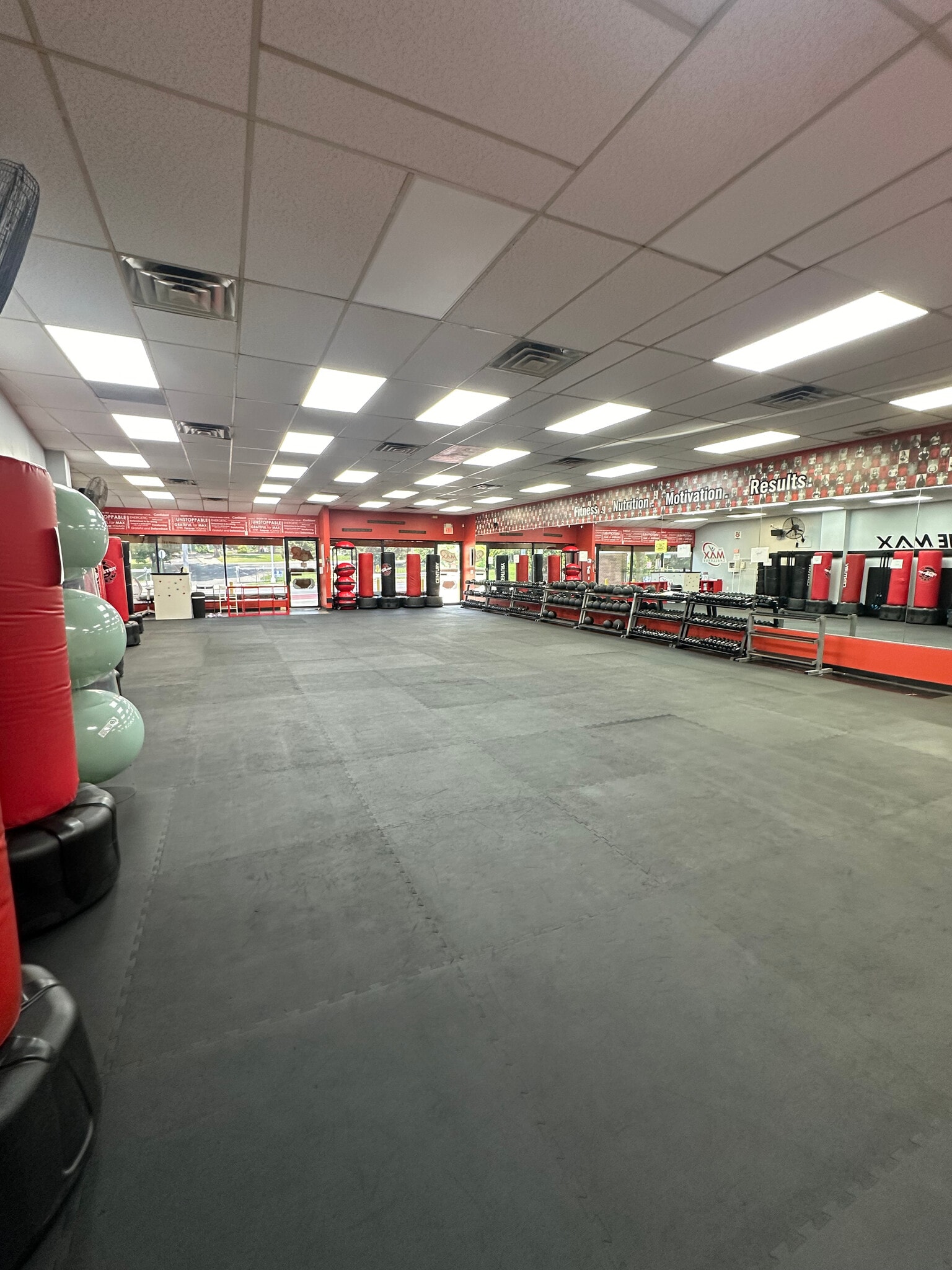 1300 Hylan Blvd, Staten Island, NY for lease Interior Photo- Image 1 of 3