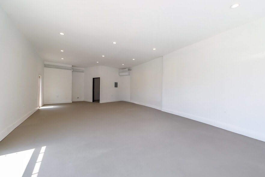 4514-4518 Hollywood Blvd, Los Angeles, CA for lease - Building Photo - Image 2 of 31